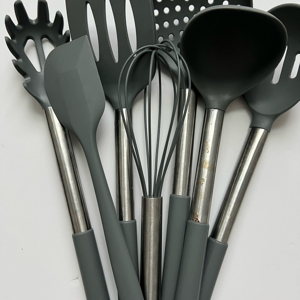 Gray Kitchen Utensil Set - Picture 3 of 3
